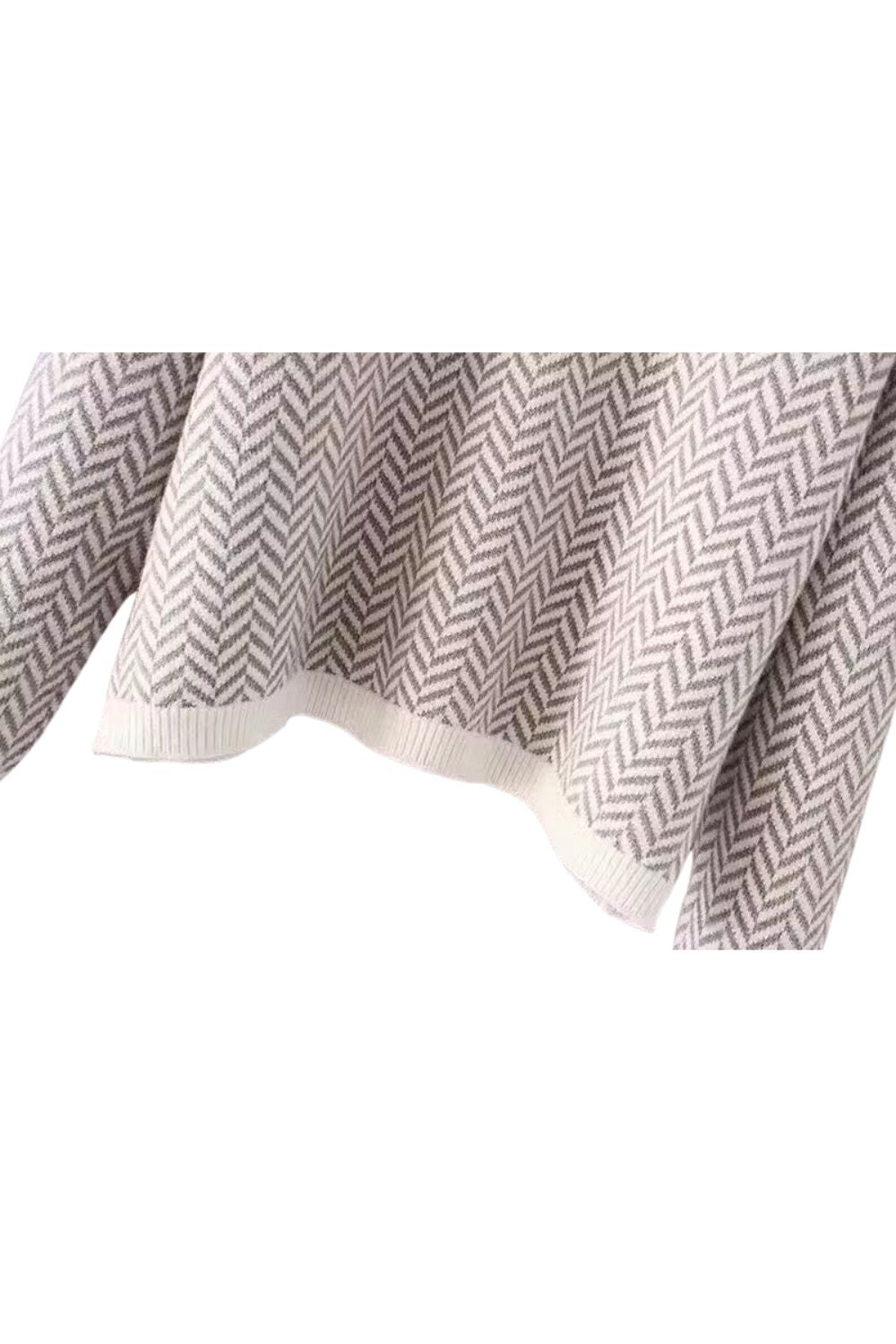 'Elliot' Contrasting Waves High-Neck Sweater