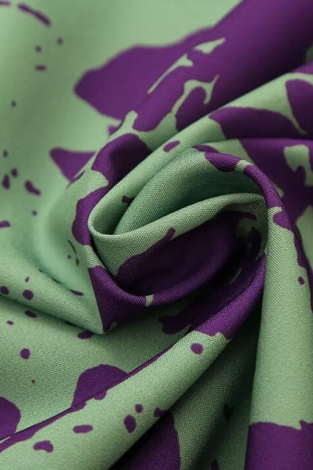 'Freya' Slim Fit V-Neck Printed Short Sleeve Dress