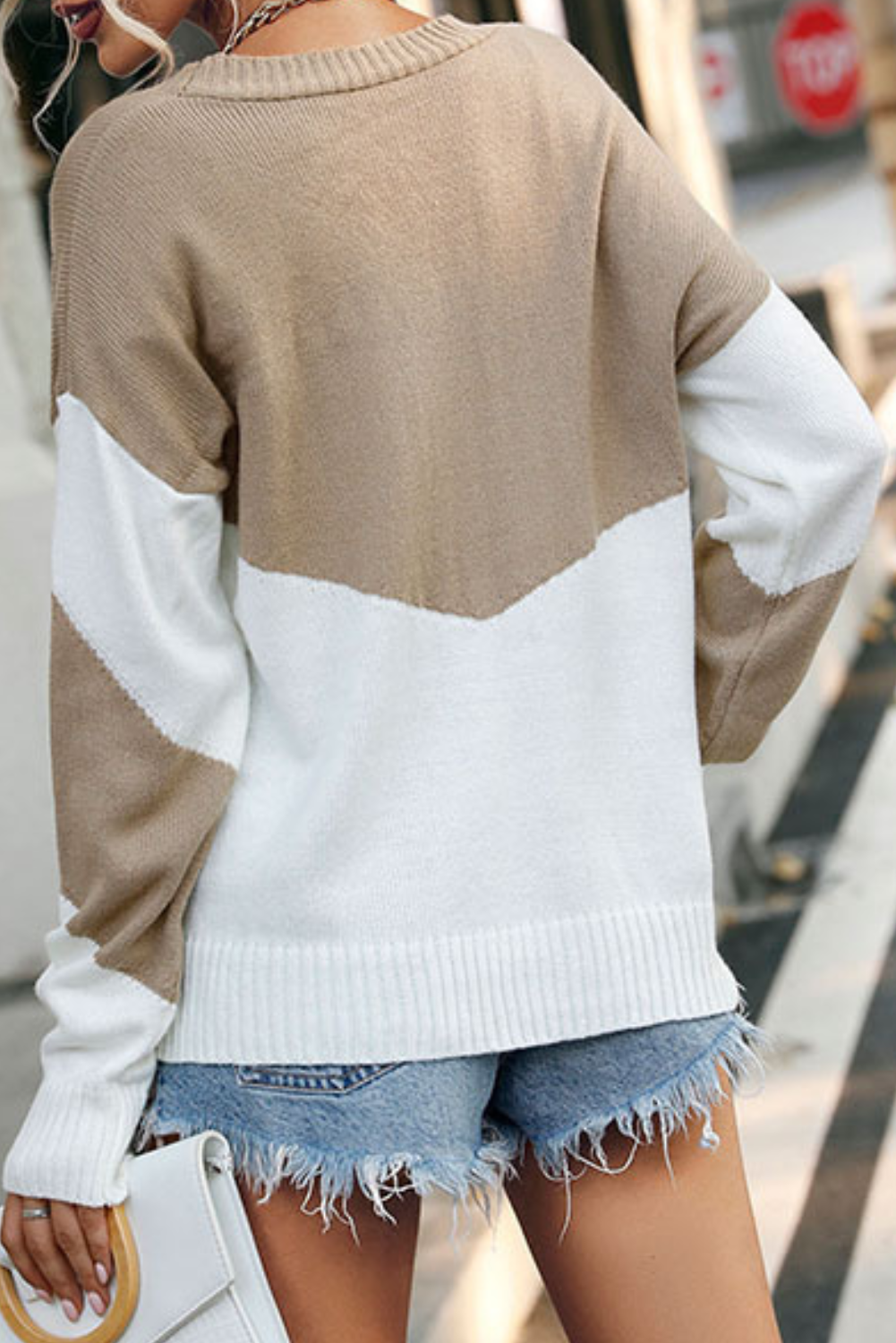 'Angela' Beige And White V Neck Sweater